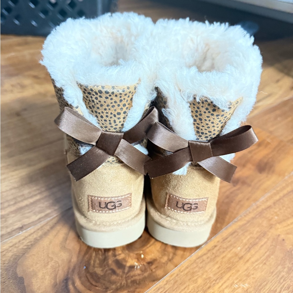 🐯UGG NEW BOW CHEETAH TAN🐯